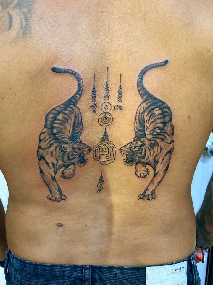 Sak Yant Twin Tigers